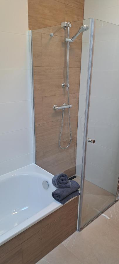 Traumhafte Ferienwohnung Auf 100 Quadratmetern Fuer 6 Pers Naehe Muenchen, Icm, Therme, Muc Forstinning エクステリア 写真